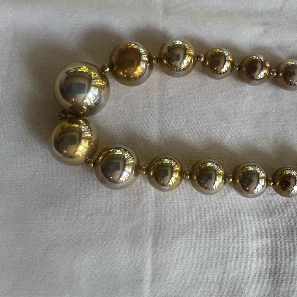 Vintage Gold and silver graduated beaded necklace - Picture 4 of 5